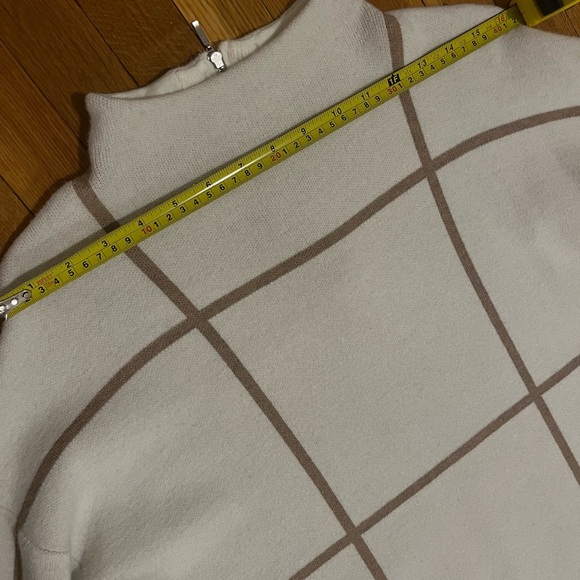 Elegant and Soft Sweater - Picture 8 of 8